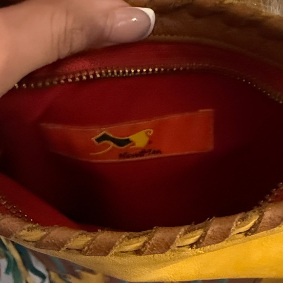 Kurtmen Yellow Fringe Crossbody Bag with Eagle Design - Picture 3 of 7